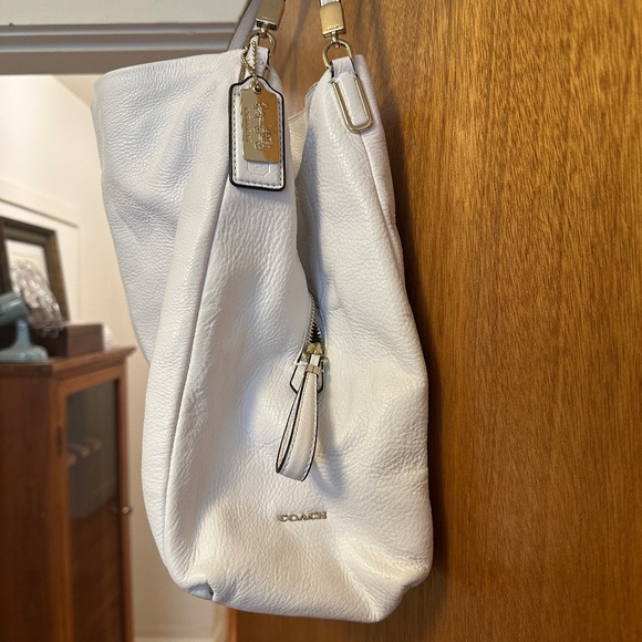 Coach white pebbled leather shoulder bag purse 3 compartments tan satin interior - Picture 4 of 16